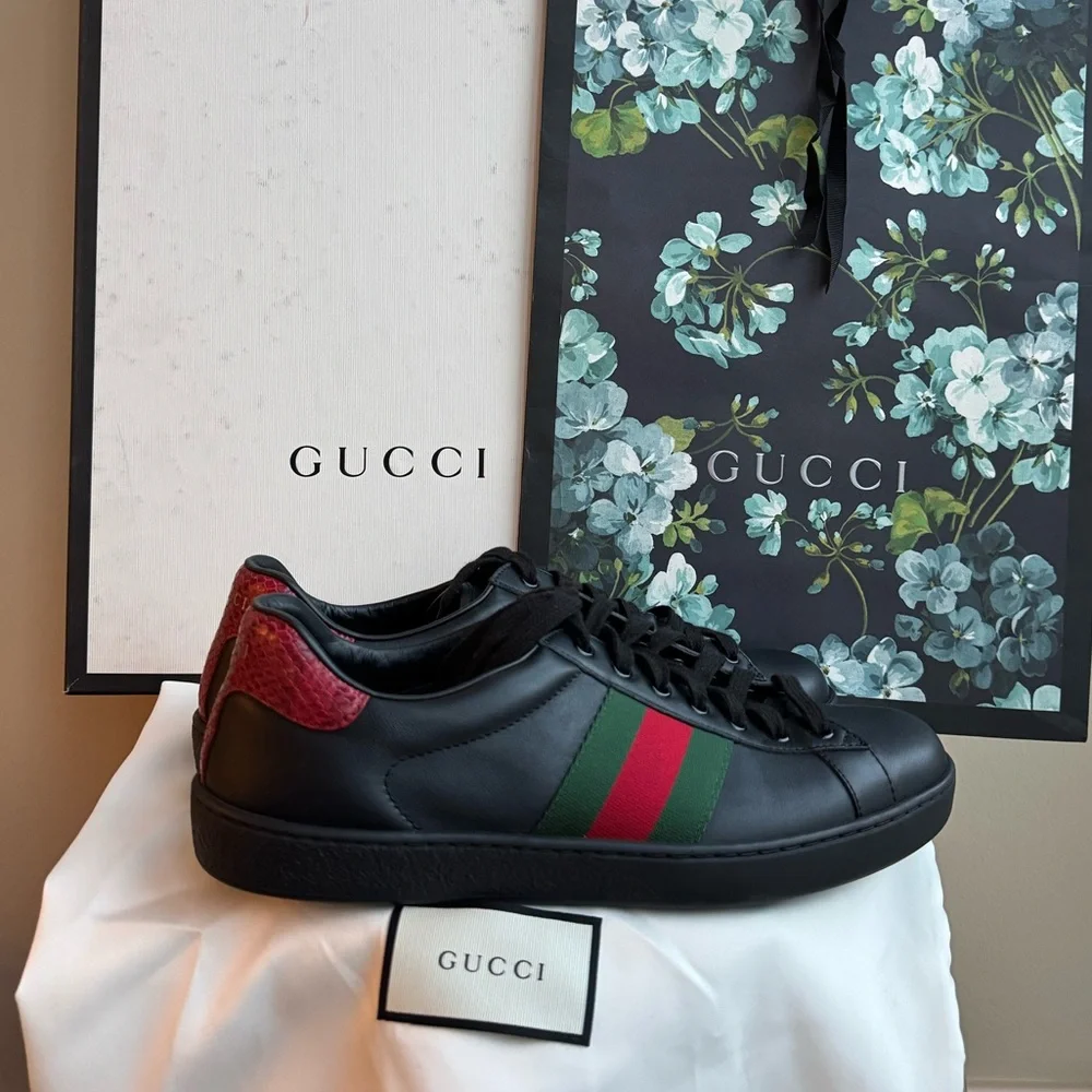 NWT Gucci Ace Black Leather Sneakers with Red and Green Stripe, Size Men’s 8.5-9 - Picture 1 of 14
